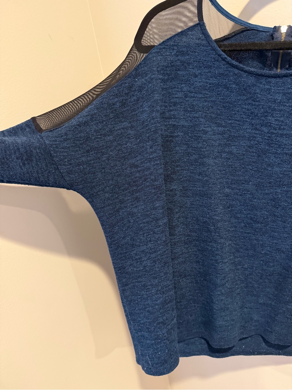 Women’s Blue Mesh-Accent Long Sleeve Top - Picture 2 of 6